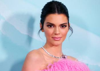 Kendall Jenner: Δοκίμασε μία από τις πιο hot τάσεις στα νύχια της και εμείς κρατάμε σημειώσεις