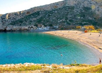 Ποιος είπε ότι η Αττική δεν διαθέτει εξωτικές παραλίες;