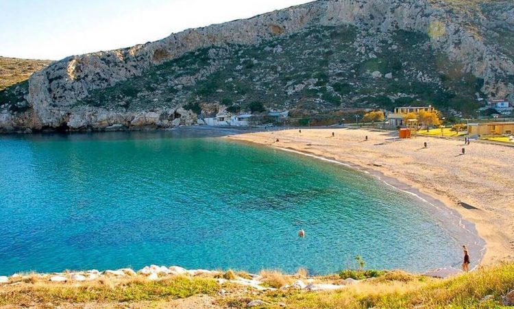 Ποιος είπε ότι η Αττική δεν διαθέτει εξωτικές παραλίες;