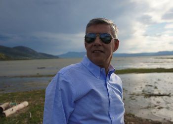 Συντηρεί τον ηλεκτρομηχανολογικό μηχανισμό στην λίμνη Κάρλα η Περιφέρεια