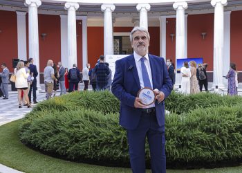 Βραβείο στα Tourism Awards 2021 για το “Meteorisimo”  και τον Βασίλη Γιαγιάκο