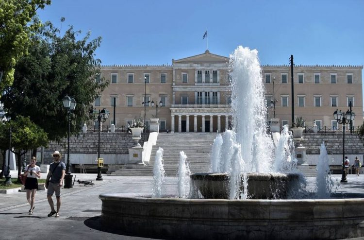 Καιρός: «Σπάνε» τα θερμόμετρα στη χώρα μας – Έρχεται νέο κύμα καύσωνα
