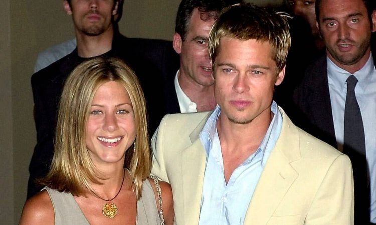 Jennifer Aniston: Δεν εγκαταλείπει ούτε τώρα τον Brad Pitt- Τι έχει συμβεί