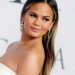 Chrissy Teigen: O απίστευτος λόγος που λούζεται με σαπούνι πιάτων