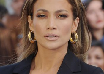 Αν θέλετε να ανανεώσετε το ξανθό σας, η Jennifer Lopez σας έχει την ιδανική πρόταση για το καλοκαίρι