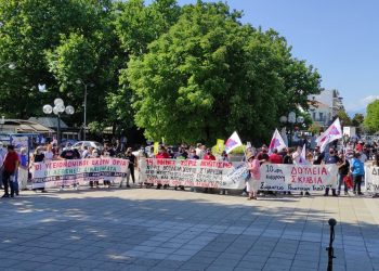 Ογκώδης διαδήλωση στα Τρίκαλα για την πανελλαδική απεργία