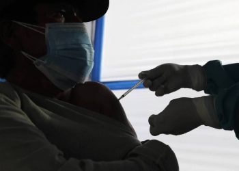 Κορονοϊός: Έτσι θα γίνει ο εμβολιασμός κατ’ οίκον – Ποια η αποζημίωση για τους ιδιώτες γιατρούς