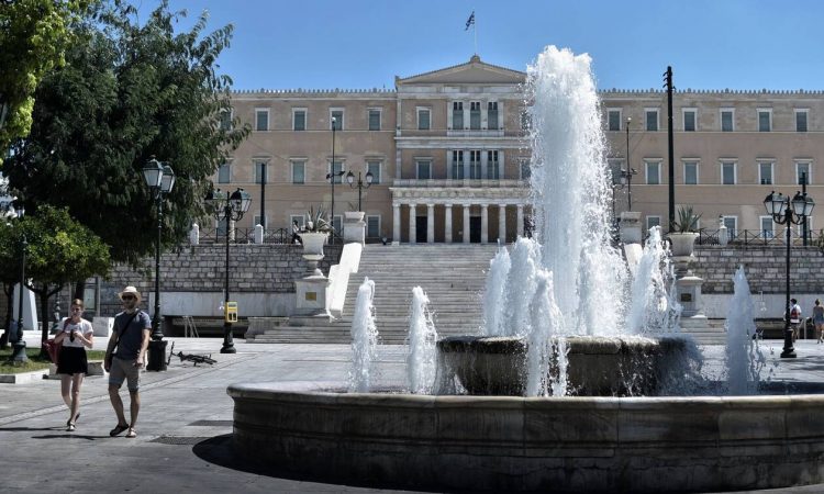 Καιρός τώρα: Καύσωνας από σήμερα – Θα πλησιάσει τους 40 βαθμούς η θερμοκρασία
