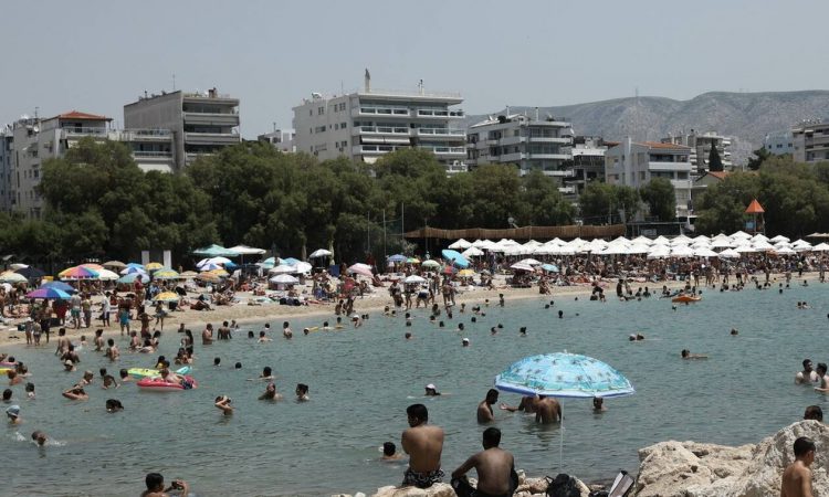 Καιρός: Ισχυρός καύσωνας σαρώνει τη χώρα – Στους 41 βαθμούς η θερμοκρασία