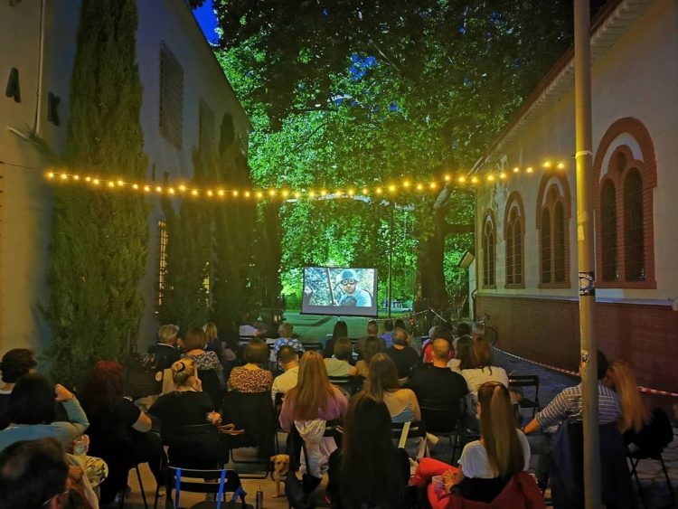 Πρώτη προβολή στην Blossom Street στα Τρίκαλα