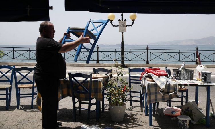 Προνόμια εμβολιασμένων: Στις 12 οι ανακοινώσεις για εστίαση και ψυχαγωγία