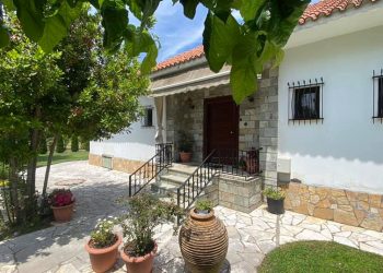 Τρίκαλα: Πωλείται μονοκατοικία 240 τμ.