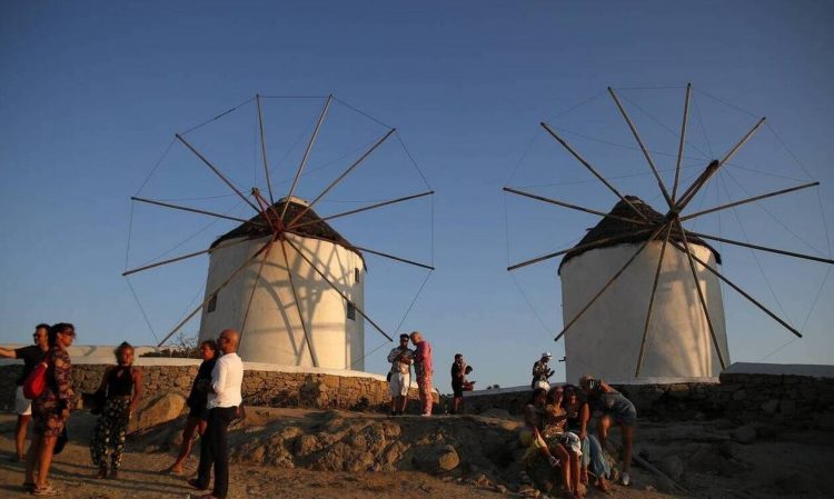 Νέο πρόγραμμα Κοινωνικού Τουρισμού για όλους – Δείτε ποιοι θα λάβουν επιδότηση 420 εκατ. ευρώ