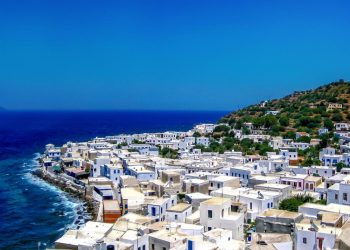 Νικιά: Το χωριό στη Νίσυρο με την ωραιότερη μικρή πλατεία του Αιγαίου