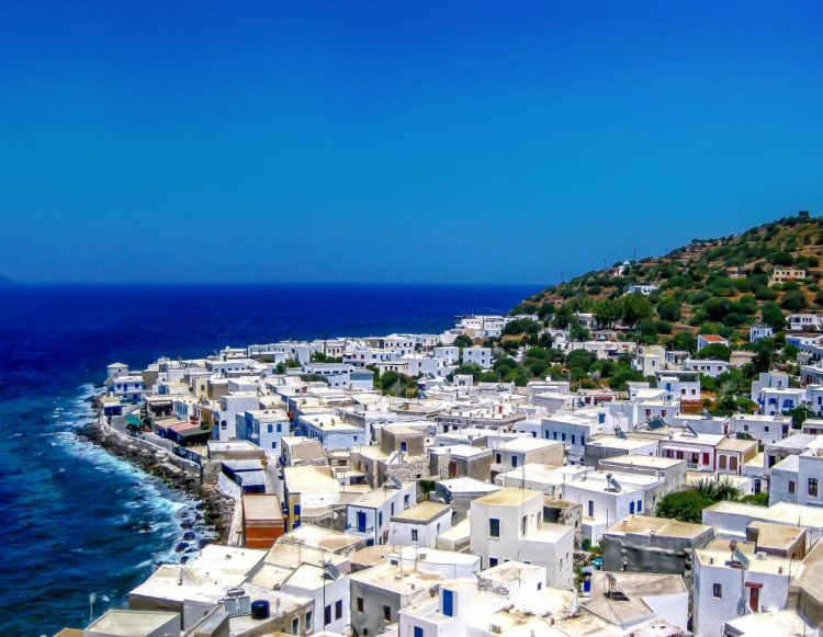 Νικιά: Το χωριό στη Νίσυρο με την ωραιότερη μικρή πλατεία του Αιγαίου
