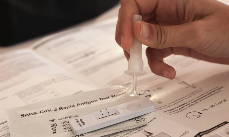 Πανελλαδικές 2021: Μέχρι πότε θα προμηθεύονται self test οι υποψήφιοι