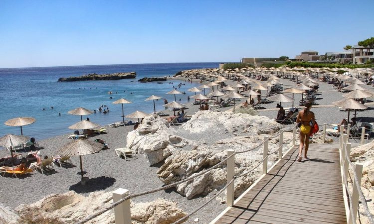Καιρός Αγίου Πνεύματος: Πλησιάζει ο καύσωνας – Πότε και πού θα σημειωθούν καταιγίδες τη Δευτέρα