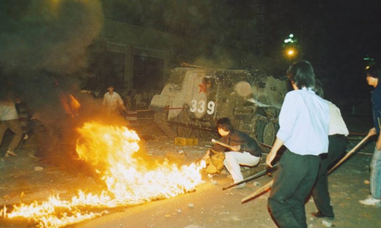 Επέτειος της εξέγερσης στην πλατεία Τιενανμέν: Φόρος τιμής από τις ΗΠΑ, εντάσεις στο Χονγκ Κονγκ