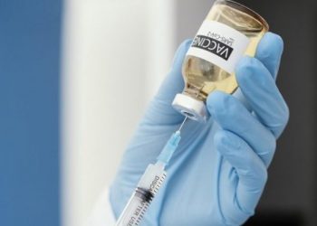 Μετά το εμβόλιο: Ποιοι δεν έχουν παρενέργειες και τι δείχνει αυτό για ανοσοποιητικό τους