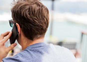Κατά 60% αυξάνεται ο κίνδυνος καρκίνου αν μιλάτε τόσα λεπτά την ημέρα στο κινητό