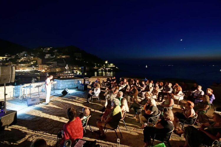 7ο ΔΙΕΘΝΕΣ ΘΕΡΙΝΟ ΠΑΝΕΠΙΣΤΗΜΙΟ «ΕΛΛΗΝΙΚΗ ΓΛΩΣΣΑ, ΠΟΛΙΤΙΣΜΟΣ ΚΑΙ ΜΜΕ»