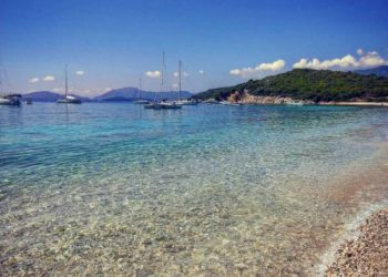 Βαθυαβάλι: Η παραλία της Αιτωλοακαρνανίας που θυμίζει… εξωτικό νησί (Φωτογραφίες)