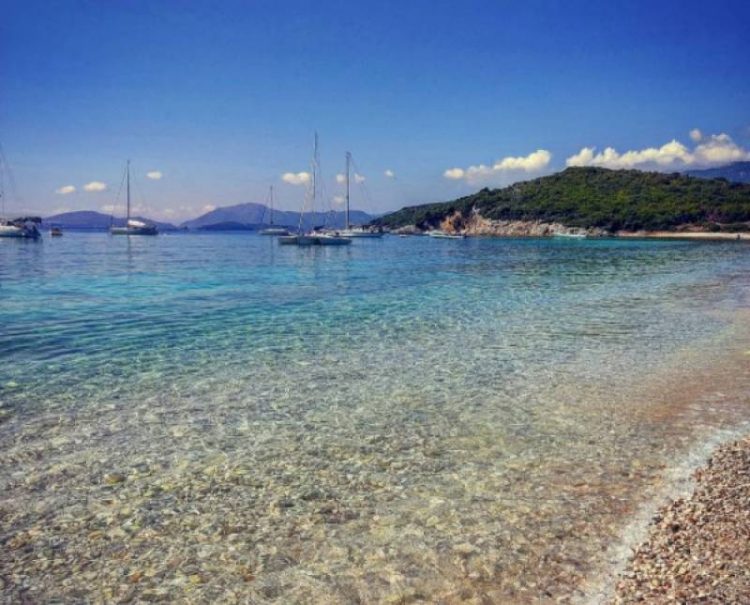 Βαθυαβάλι: Η παραλία της Αιτωλοακαρνανίας που θυμίζει… εξωτικό νησί (Φωτογραφίες)
