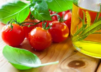 Τέσσερις συνδυασμοί τροφών για καλύτερη απορρόφηση των θρεπτικών συστατικών
