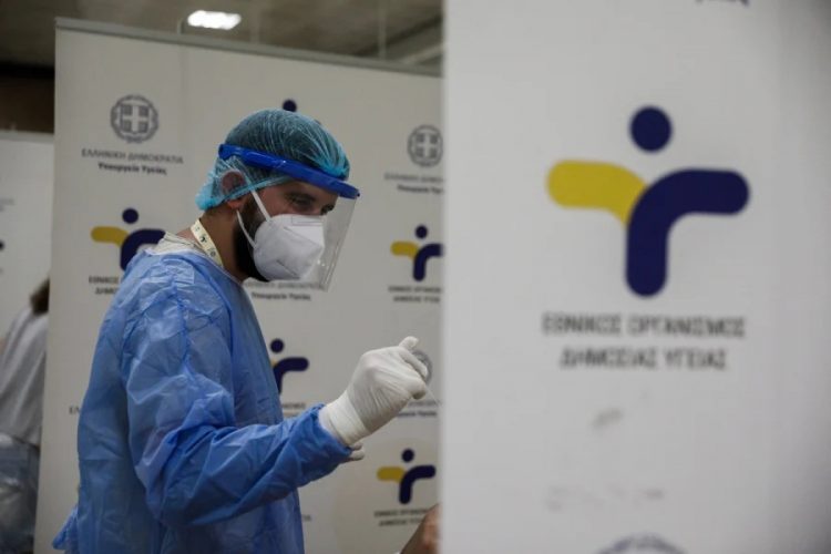 Τι ισχύει αν είσαι πλήρως εμβολιασμένος και έρθεις σε επαφή με κρούσμα