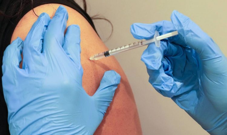 Εμβόλιο Pfizer και εγκυμοσύνη: Ισραηλινή έρευνα για αποτελεσματικότητα και παρενέργειες