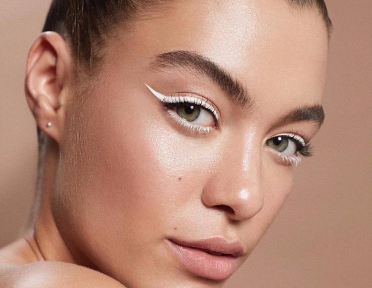 Τι υποδηλώνει το eyeliner για την προσωπικότητά σας