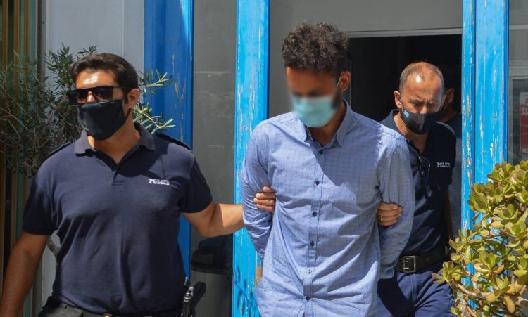 Φολέγανδρος: «Δεν δέχομαι τη συγγνώμη του» – Ξεσπά η μητέρα της Γαρυφαλιάς για τον δολοφόνο της