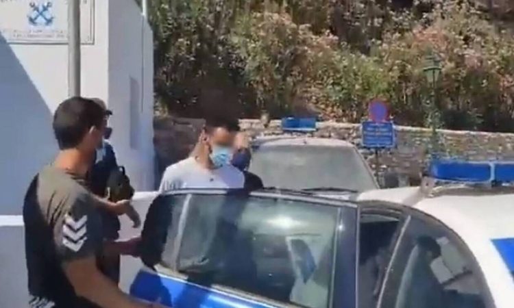 Δολοφονία στη Φολέγανδρο: Στον ανακριτή ο 30χρονος που σκότωσε την Γαρυφαλλιά – Τι λέει ο δικηγόρος
