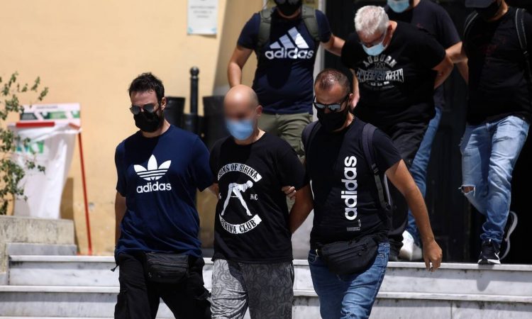 Η συγκλονιστική κατάθεση της κοπέλας που έσωσε την 19χρονη – «Την πήρα αγκαλιά για να ηρεμήσει»