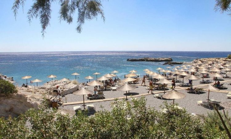 Καιρός τώρα: Δευτέρα με μελτέμια και ζέστη – Πλησιάζει νέος καύσωνας