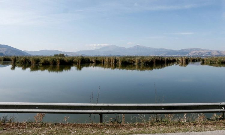 Καιρός: Με νέα άνοδο της θερμοκρασίας η Τρίτη – Βροχές το απόγευμα σε αρκετές περιοχές