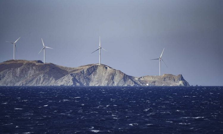 Καιρός τώρα: Υποχωρεί η θερμοκρασία – Ισχυρά τα μελτέμια στο Αιγαίο