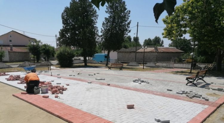 Aνάπλαση πλατείας Κρηνίτσας