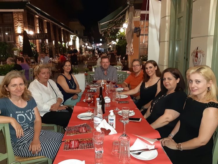 Αποχαιρετιστήριο γεύμα στα “Μεζεδοκαμώματα”