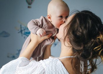 Τι συμβαίνει όταν αγκαλιάζετε το μωρό σας;