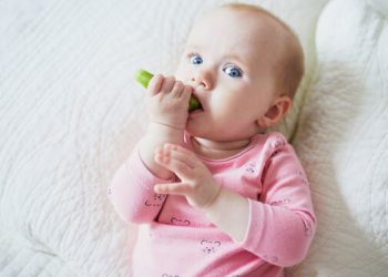 Παιδί και διατροφή: Είναι ασφαλές για τα μωρά να τρώνε αγγούρι;
