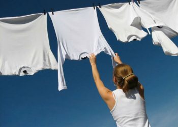 Λευκά ρούχα: Εξαφανίστε τους πιο δύσκολους λεκέδες