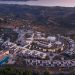 Το ακριβότερο ξενοδοχείο στην Ελλάδα θυμίζει αρχαίο ανάκτορο και δεν βρίσκεται στη Μύκονο, ούτε στη Σαντορίνη