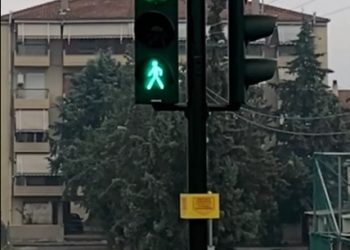 Φωτεινούς σηματοδότες σε κόμβους του οδικού δικτύου της Π.Ε. Λάρισας συντηρεί η Περιφέρεια Θεσσαλίας