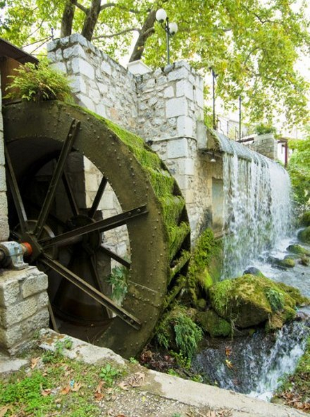 Συντήρηση νερόμυλου στον Ασπροπόταμο