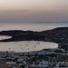 Πάρος: Πλωτές φωτεινές «πολιτείες» τα πλοία που καταπλέουν τις Αυγουστιάτικες νύχτες στο νησί (Βίντεο)