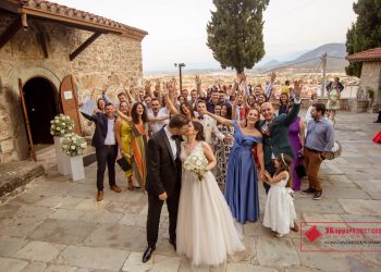 Γάμος υπό τη σκιά των Μετεώρων (φωτό-video)