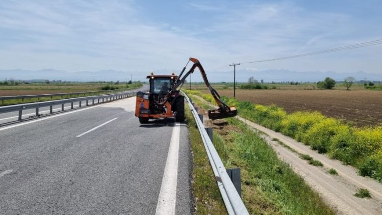 Καθαρισμός οδικού δικτύου περιφερειακής ενότητας Τρικάλων
