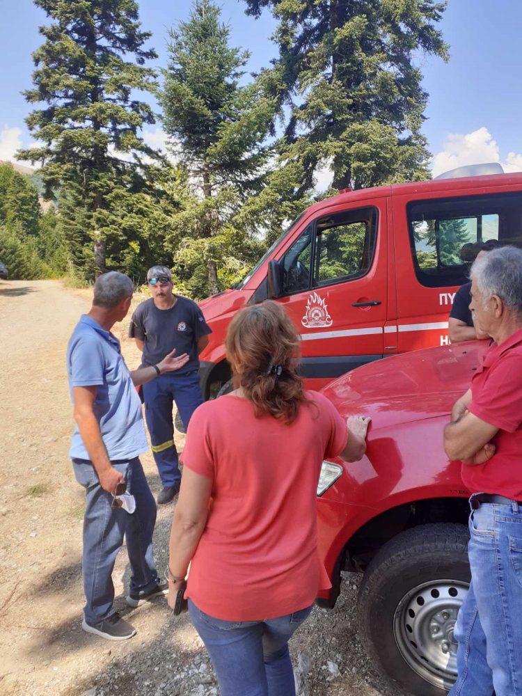 Αντιπροσωπεία του ΚΚΕ στην περιοχή της πυρκαγιάς στα Στουρναρέικα