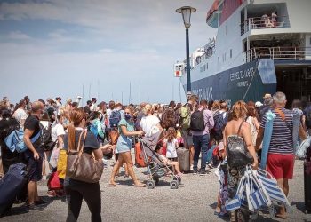5 τύποι μαμάδων που συναντάς στο καράβι (και θες να ρίξεις στη θάλασσα!)